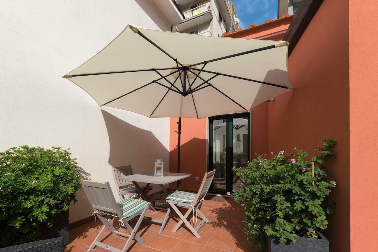 Ferienwohnung Le Terrazze Sul Cortile Salerno Exterior foto