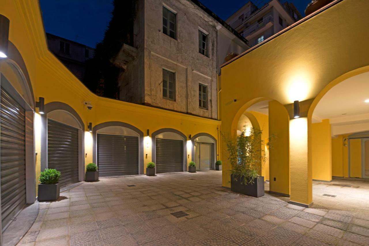 Ferienwohnung Le Terrazze Sul Cortile Salerno Exterior foto