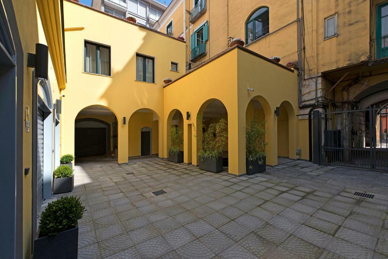 Ferienwohnung Le Terrazze Sul Cortile Salerno Exterior foto